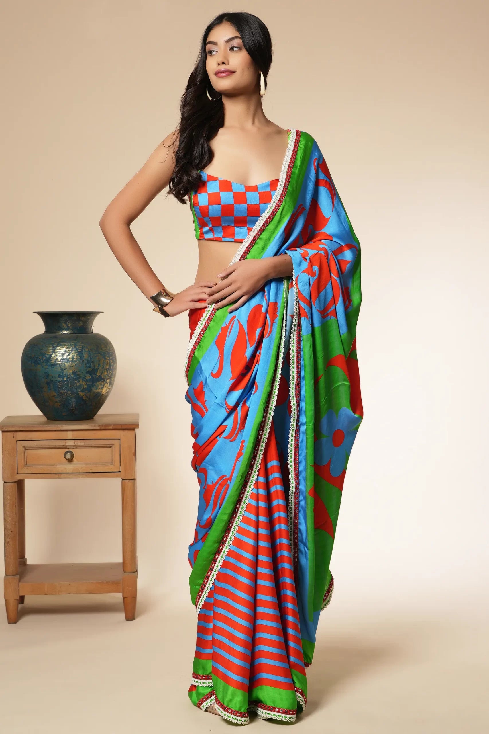 FOUR FACE SARI