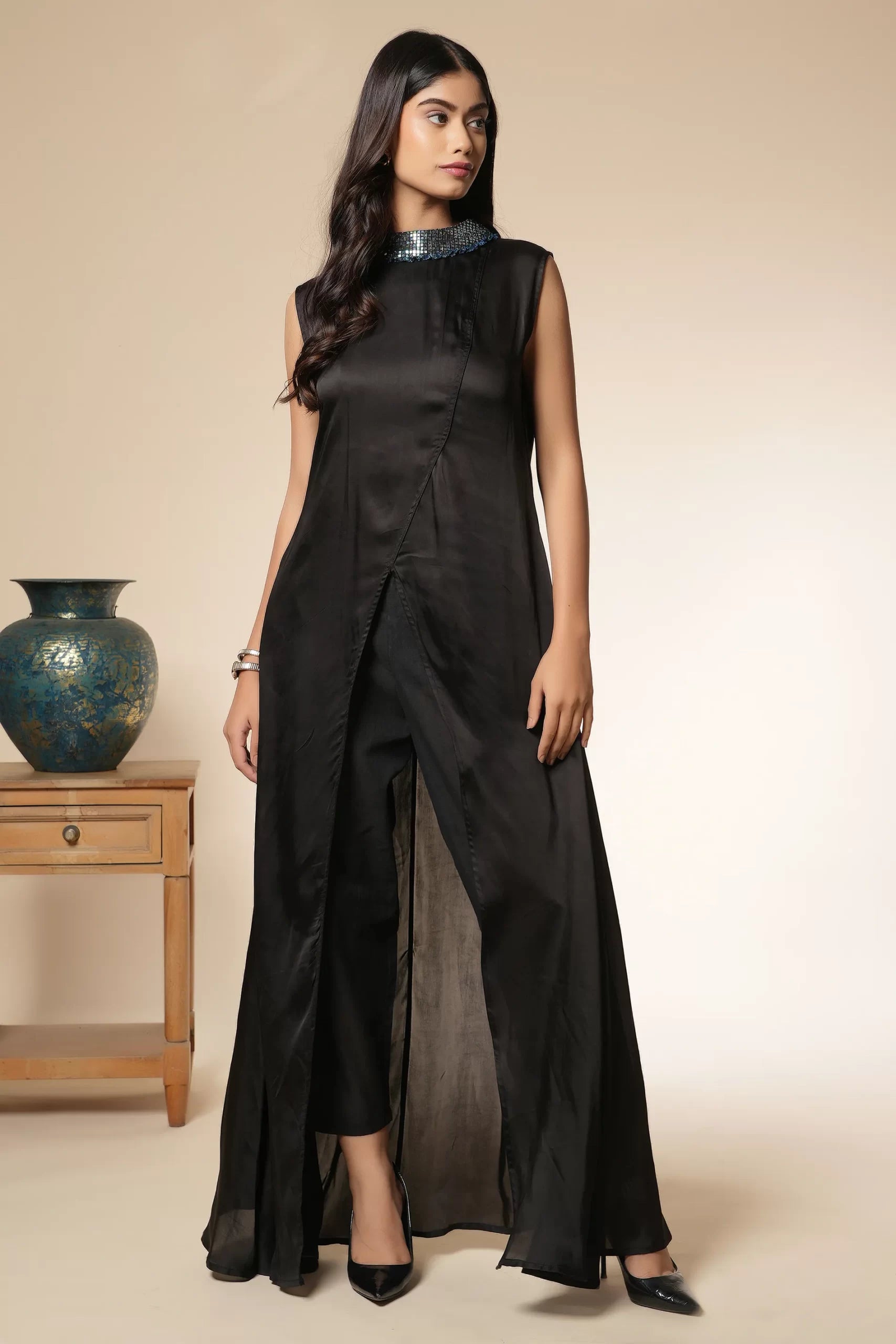 BLACK OFF SHOULDER TUNIC WITH PANTS